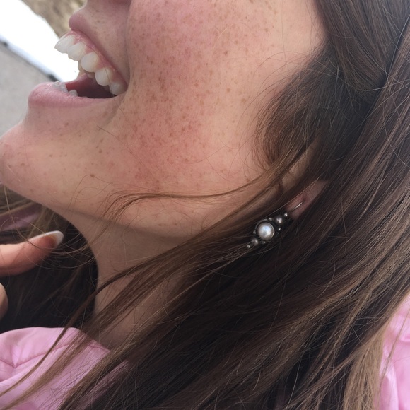 Vintage Earrings - Picture 2 of 7